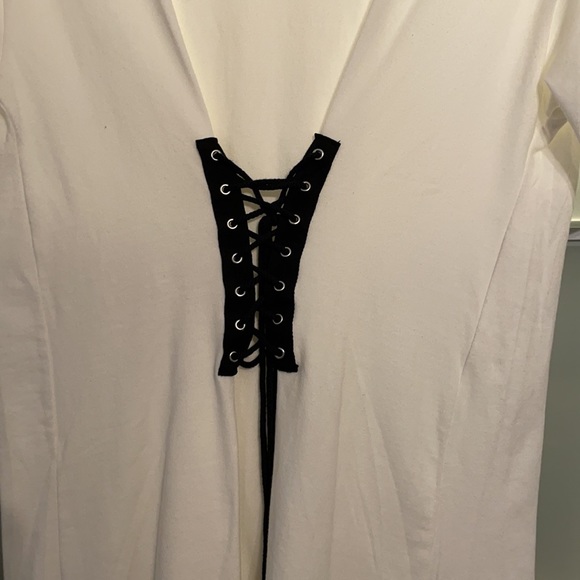 NWT Nameless white t shirt - Picture 2 of 4